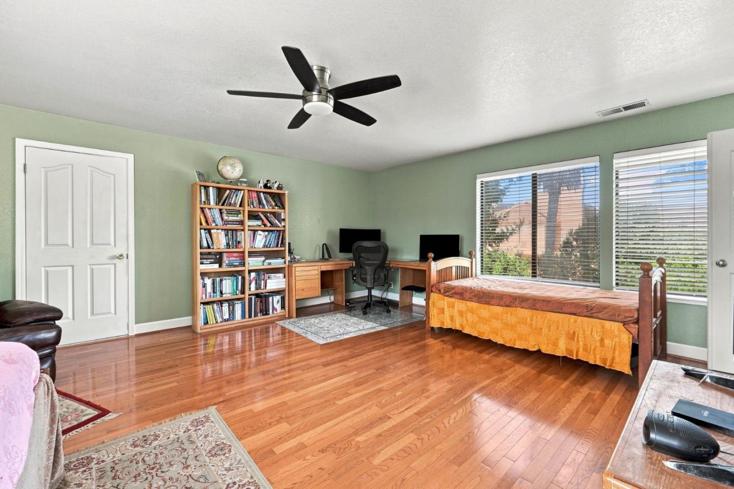Property photo 35