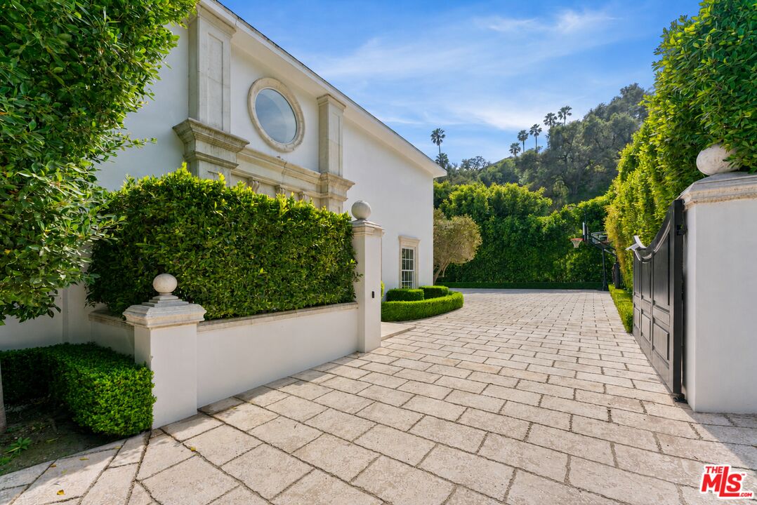 Property photo 25