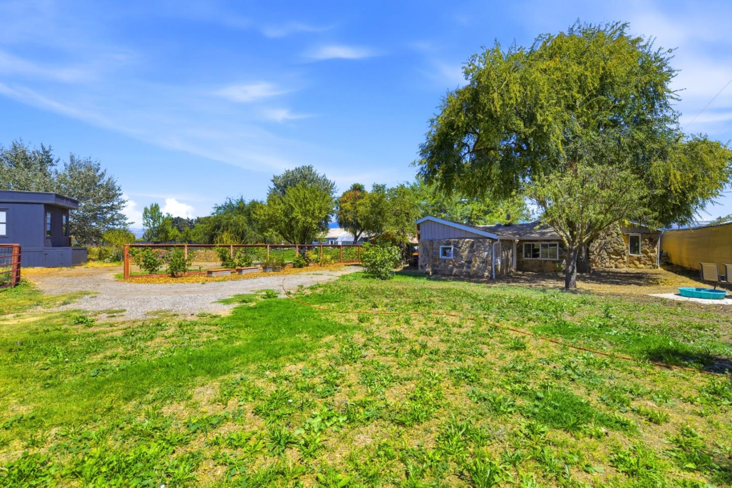 Property photo 32