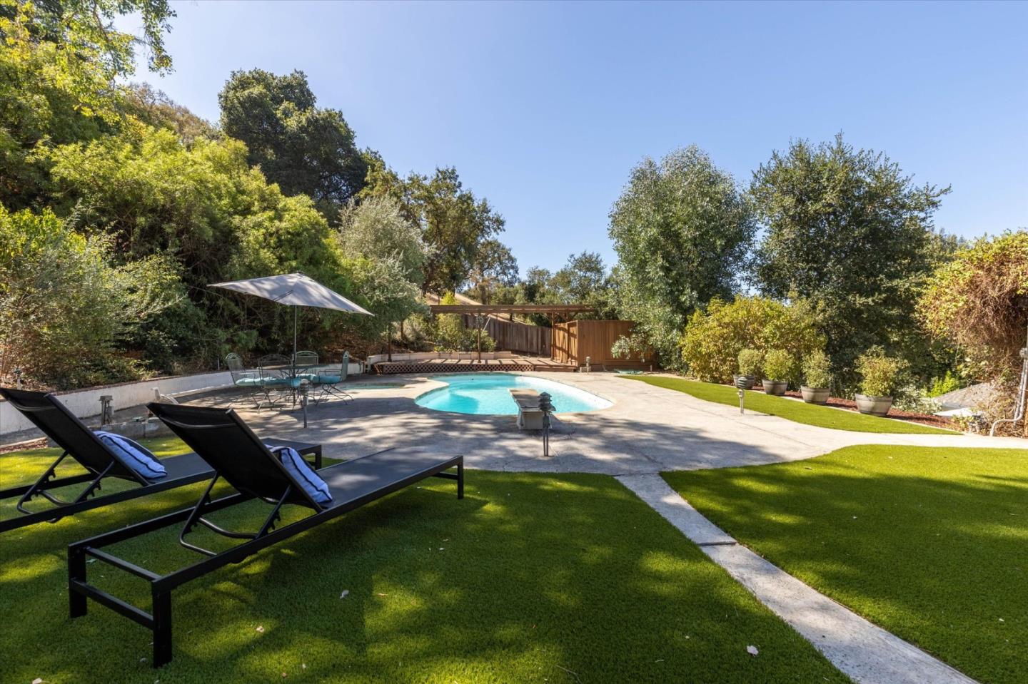 Property photo 35