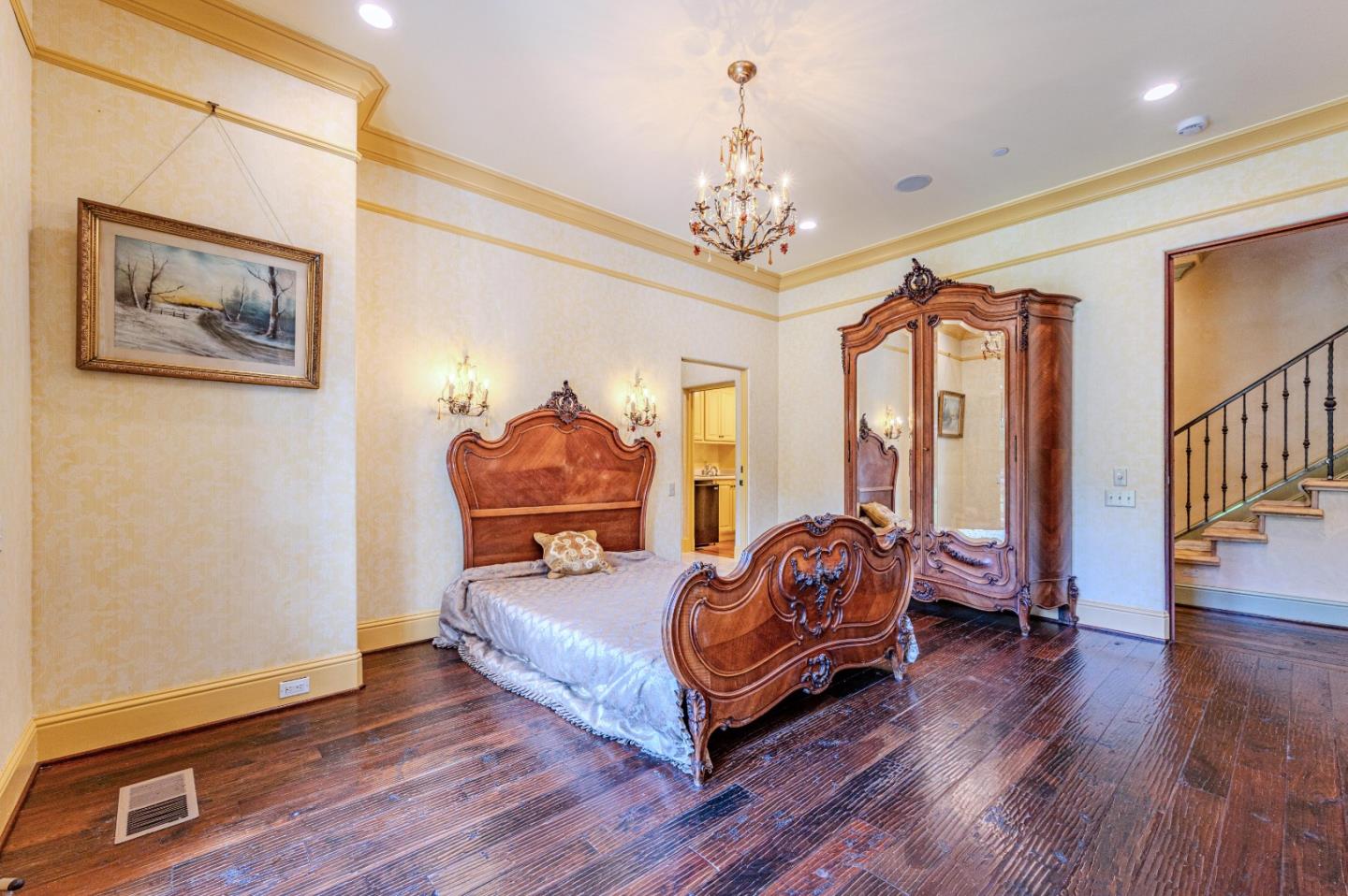Property photo 31