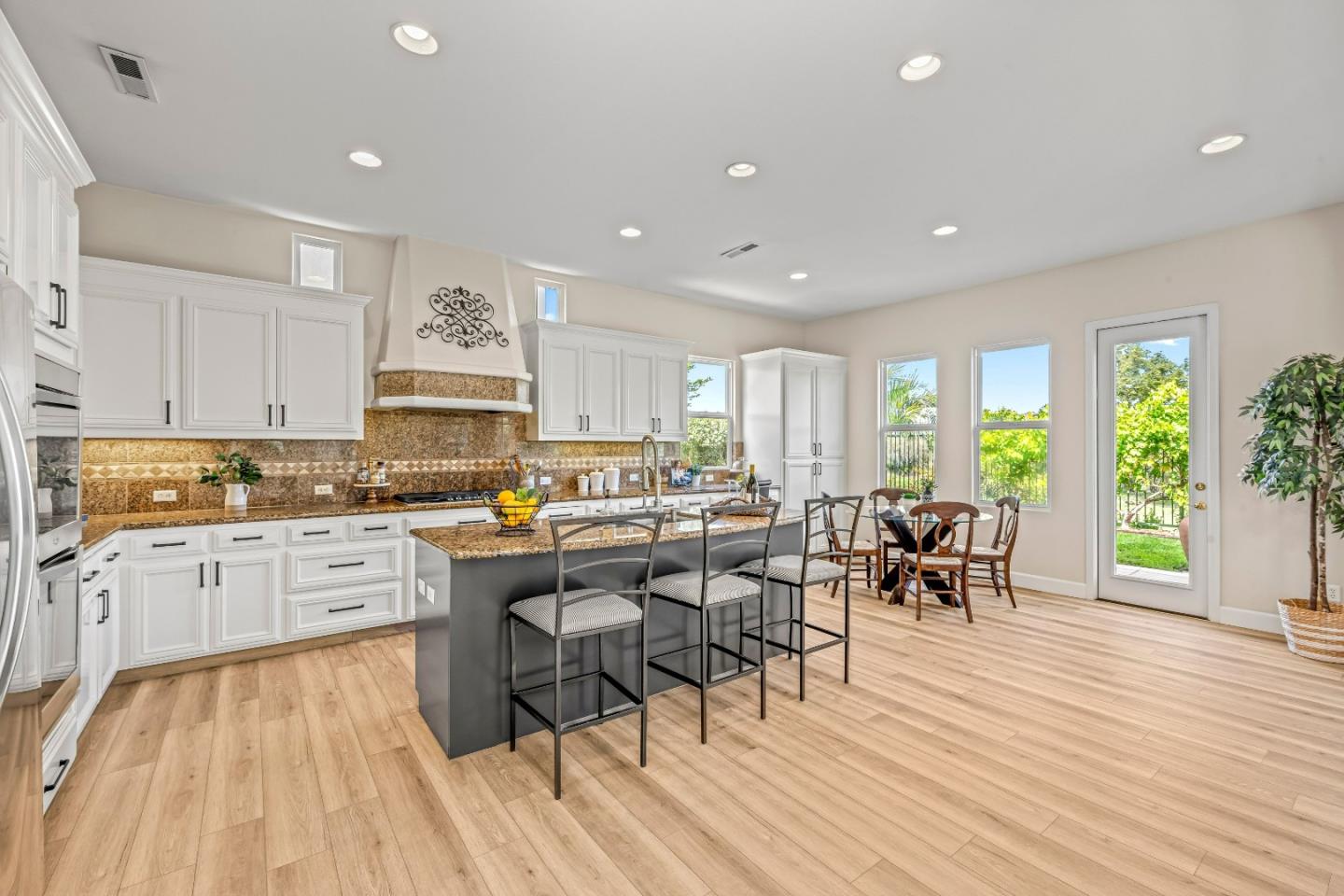Property photo 32