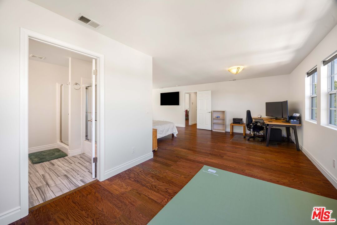 Property photo 36