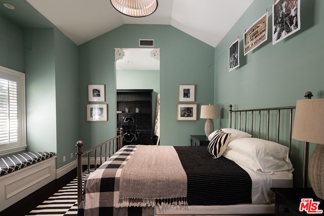 Property photo 33