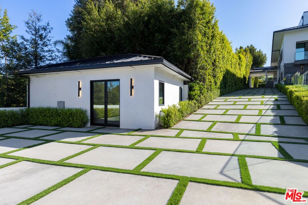 Property photo 33