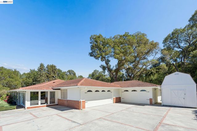 Property photo 40