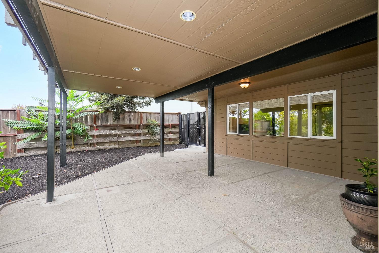 Property photo 46