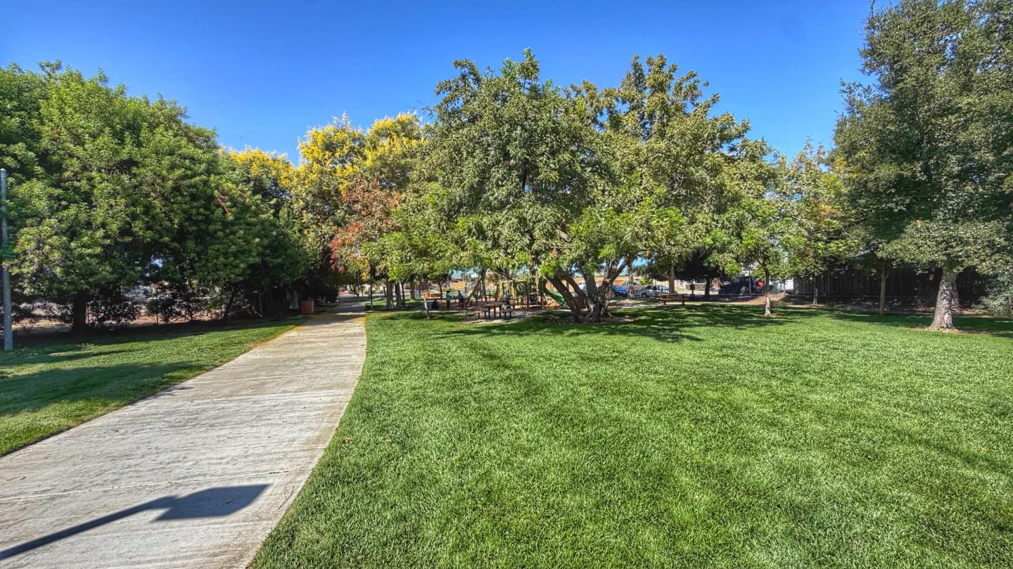 Property photo 40