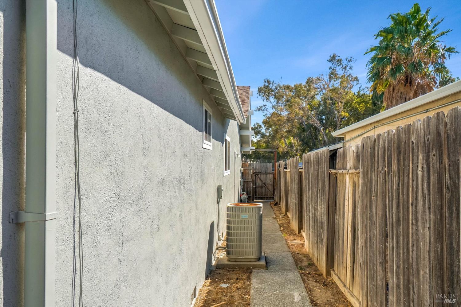Property photo 44