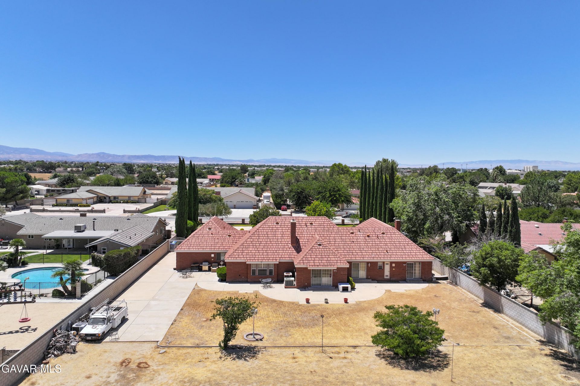 Property photo 32