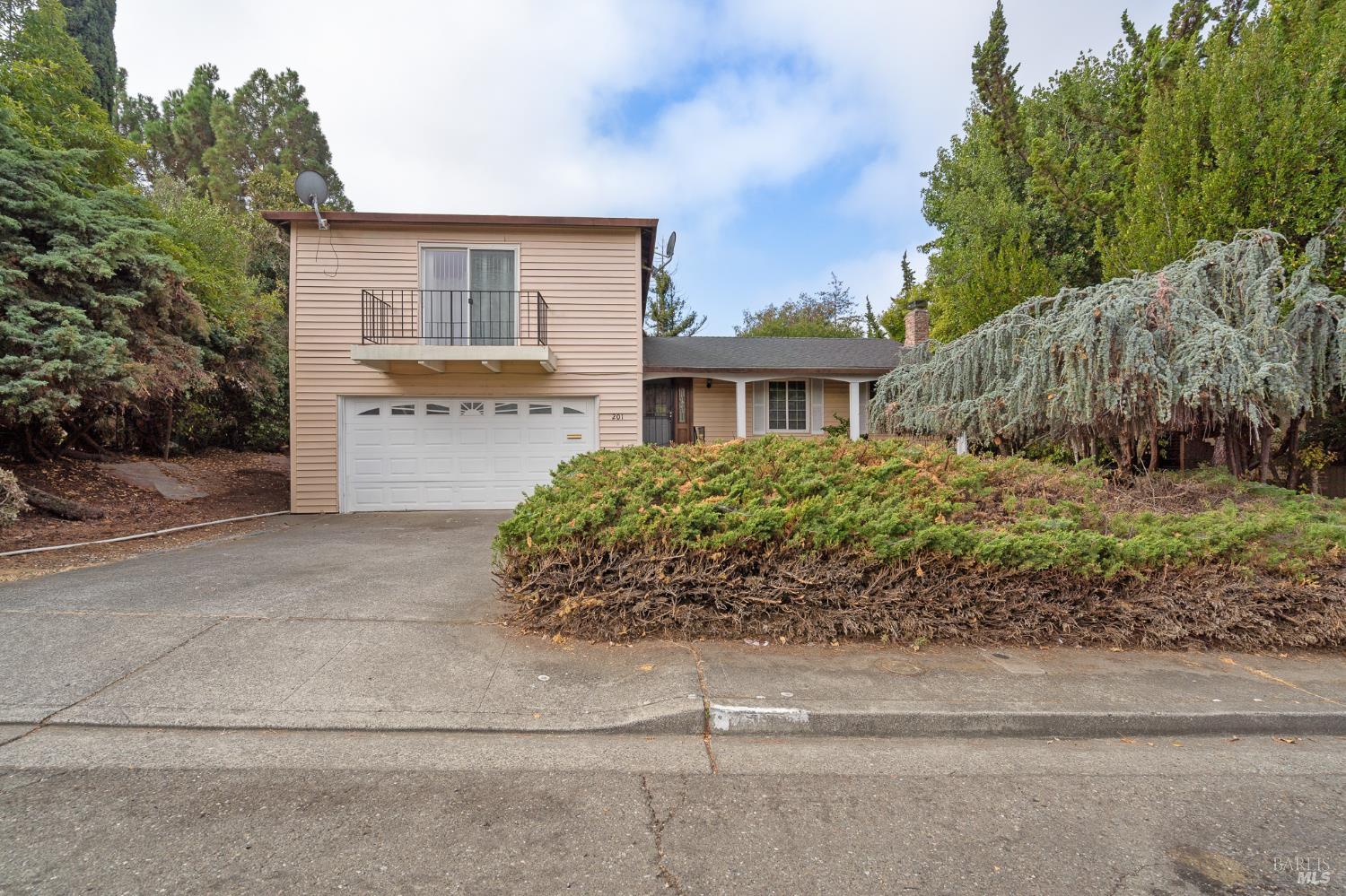 10026 Sycamore Canyon Rd