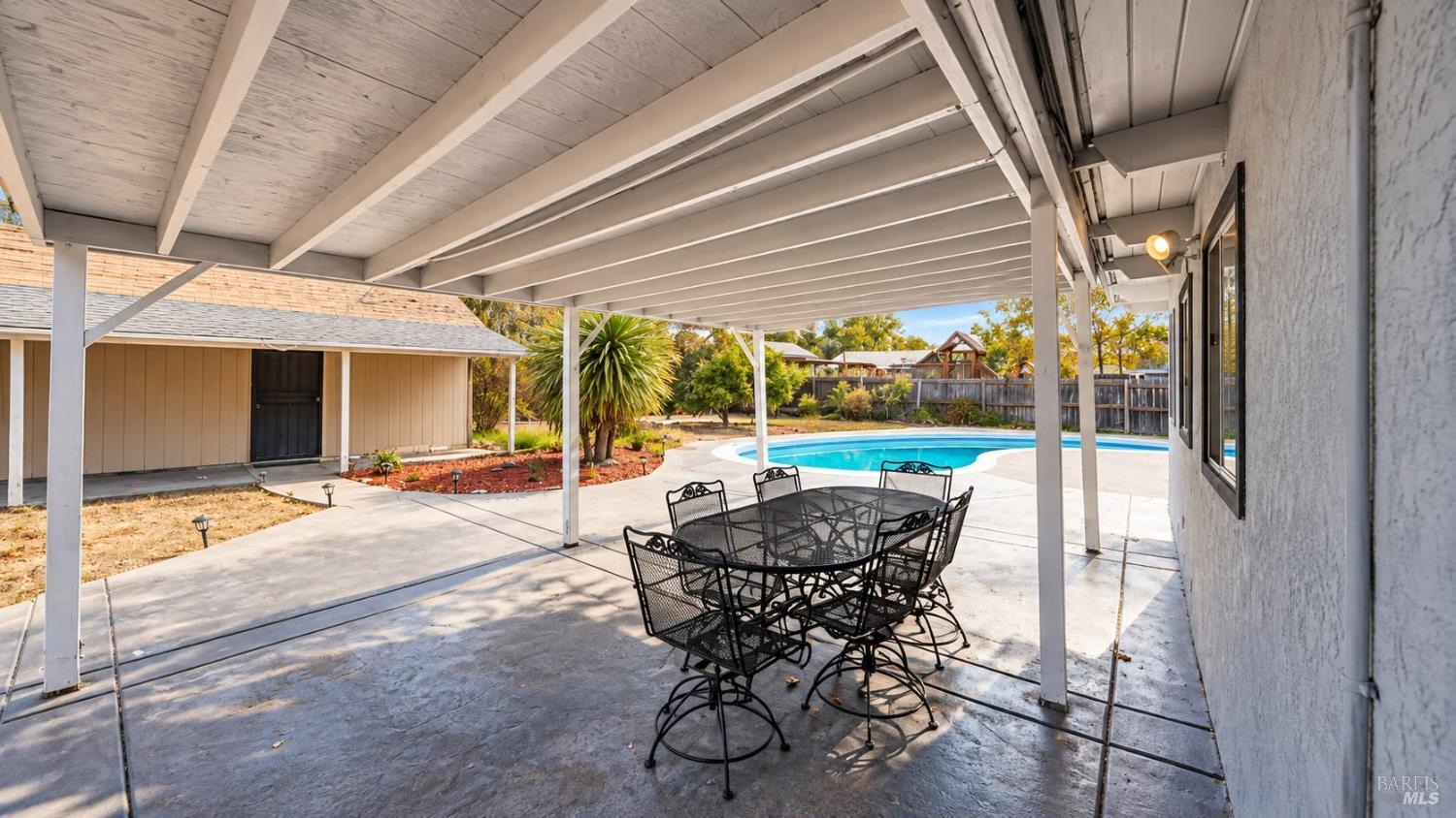 Property photo 28
