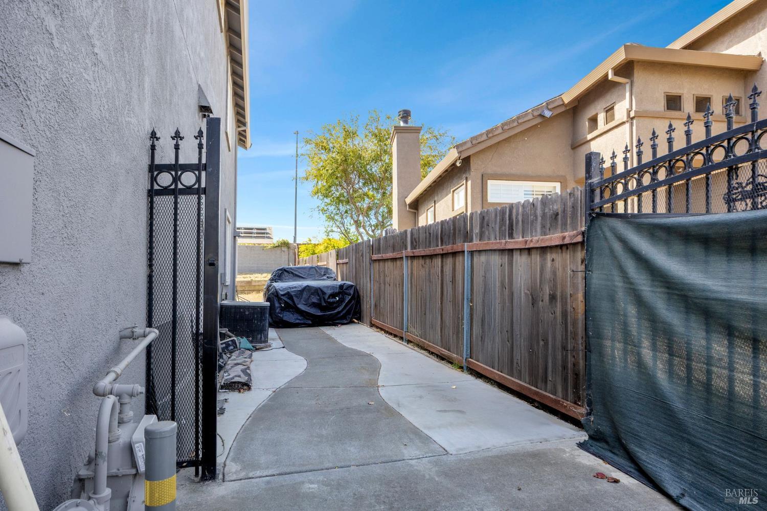 Property photo 37