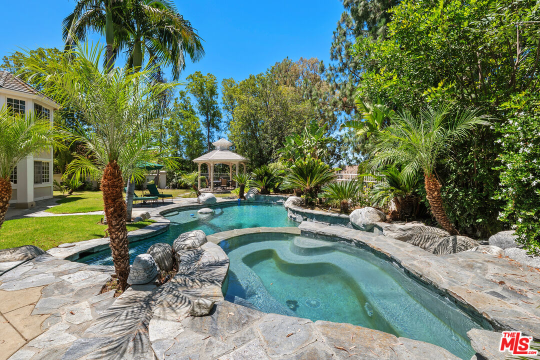 Property photo 33