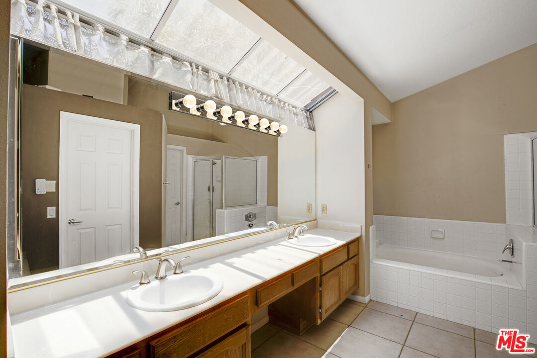 Property photo 28