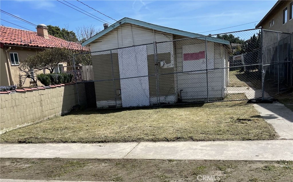 717 Oak Ave