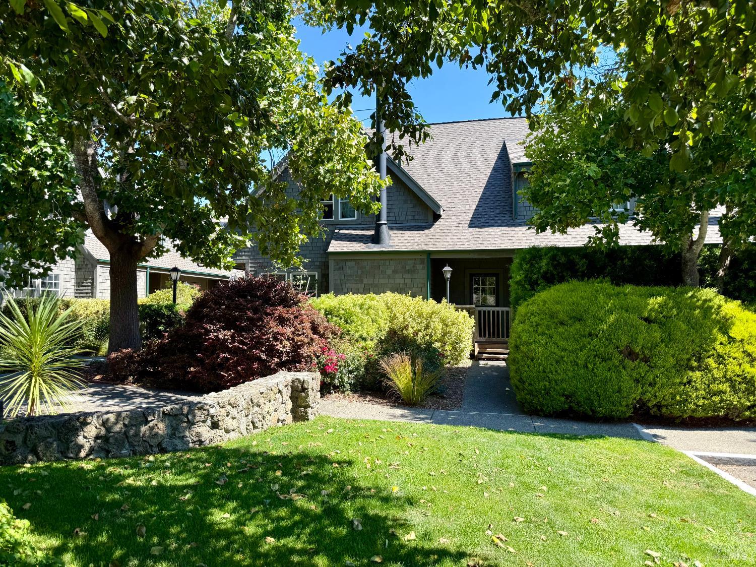 950 Prado Dr