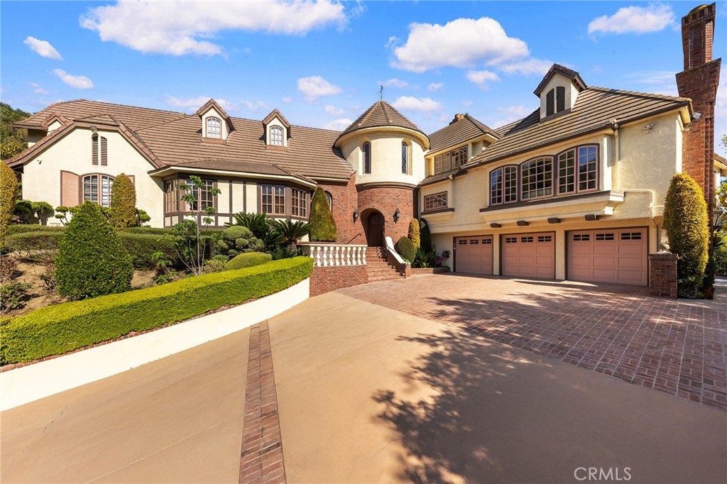 486 Cloudview Dr