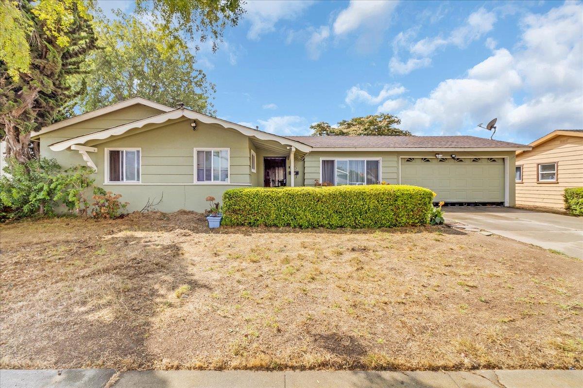 730 Los Coches Ave