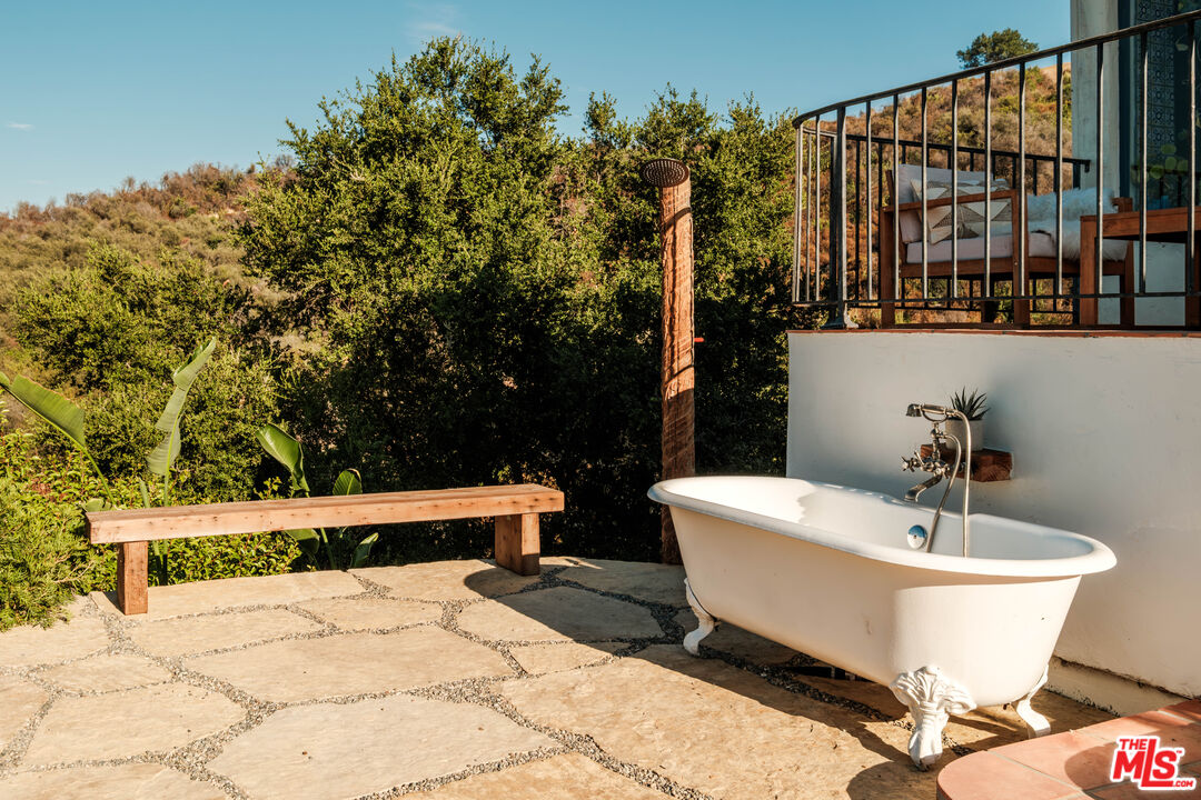 Property photo 35