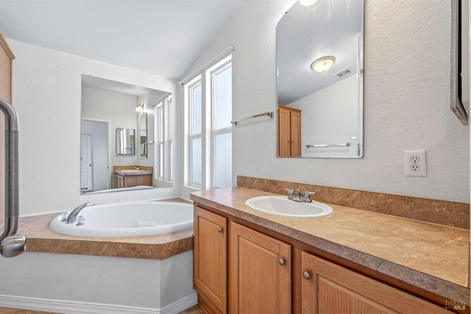 Property photo 32