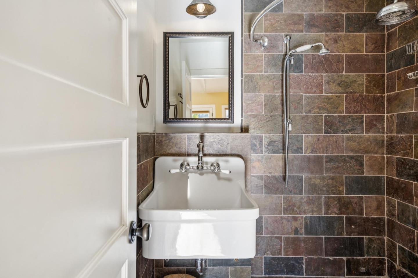 Property photo 40