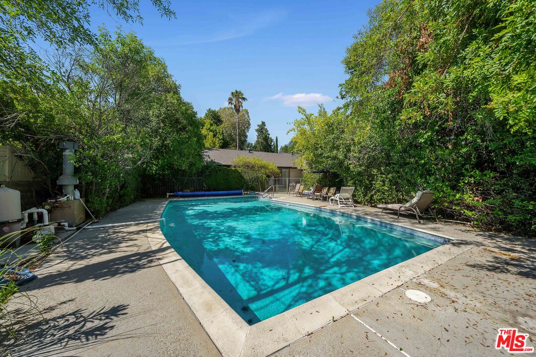Property photo 25