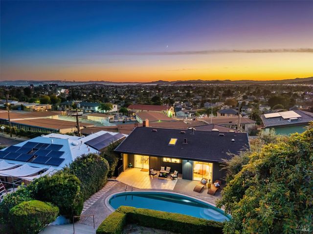 Property photo 32