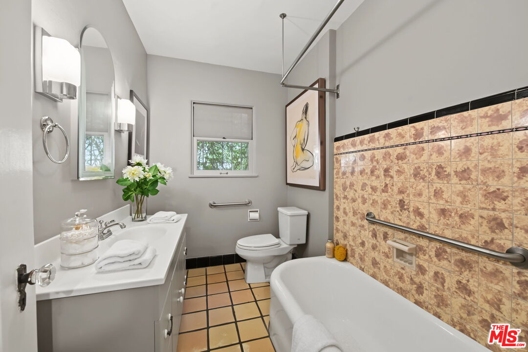 Property photo 33