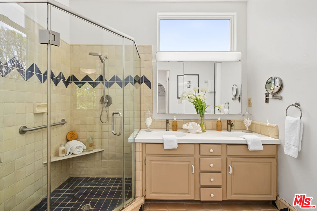 Property photo 40