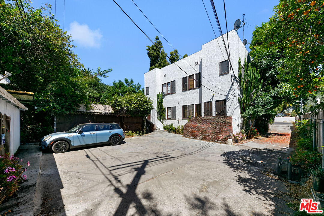 Property photo 44
