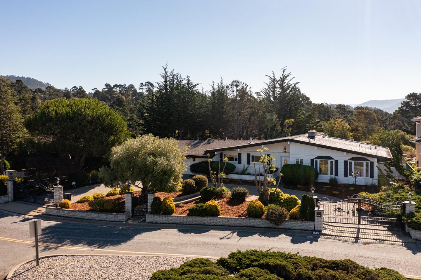 25601 Carmel Knolls Dr