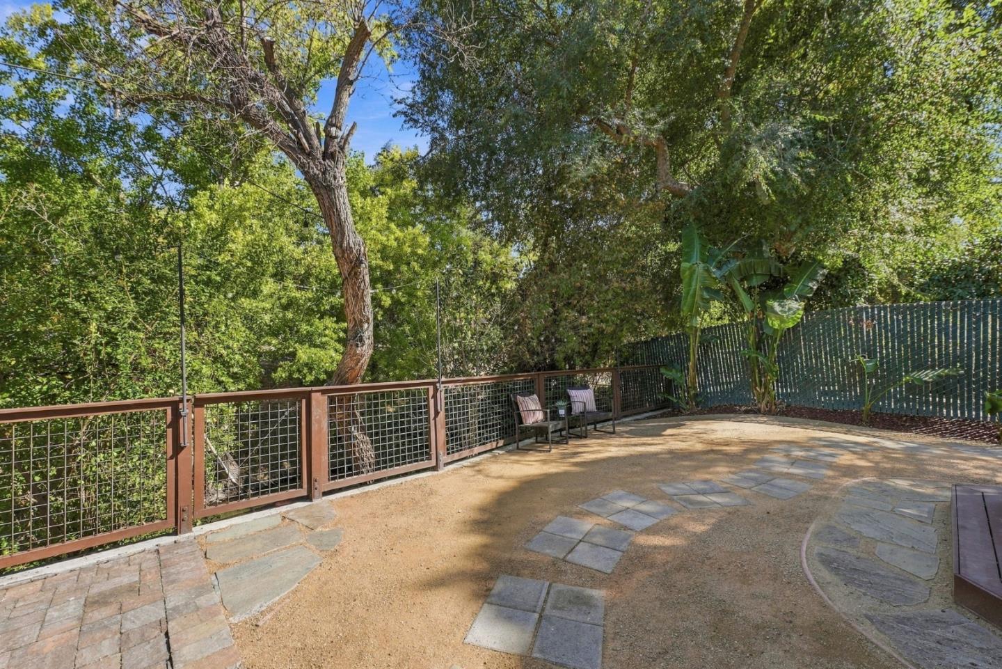 Property photo 33