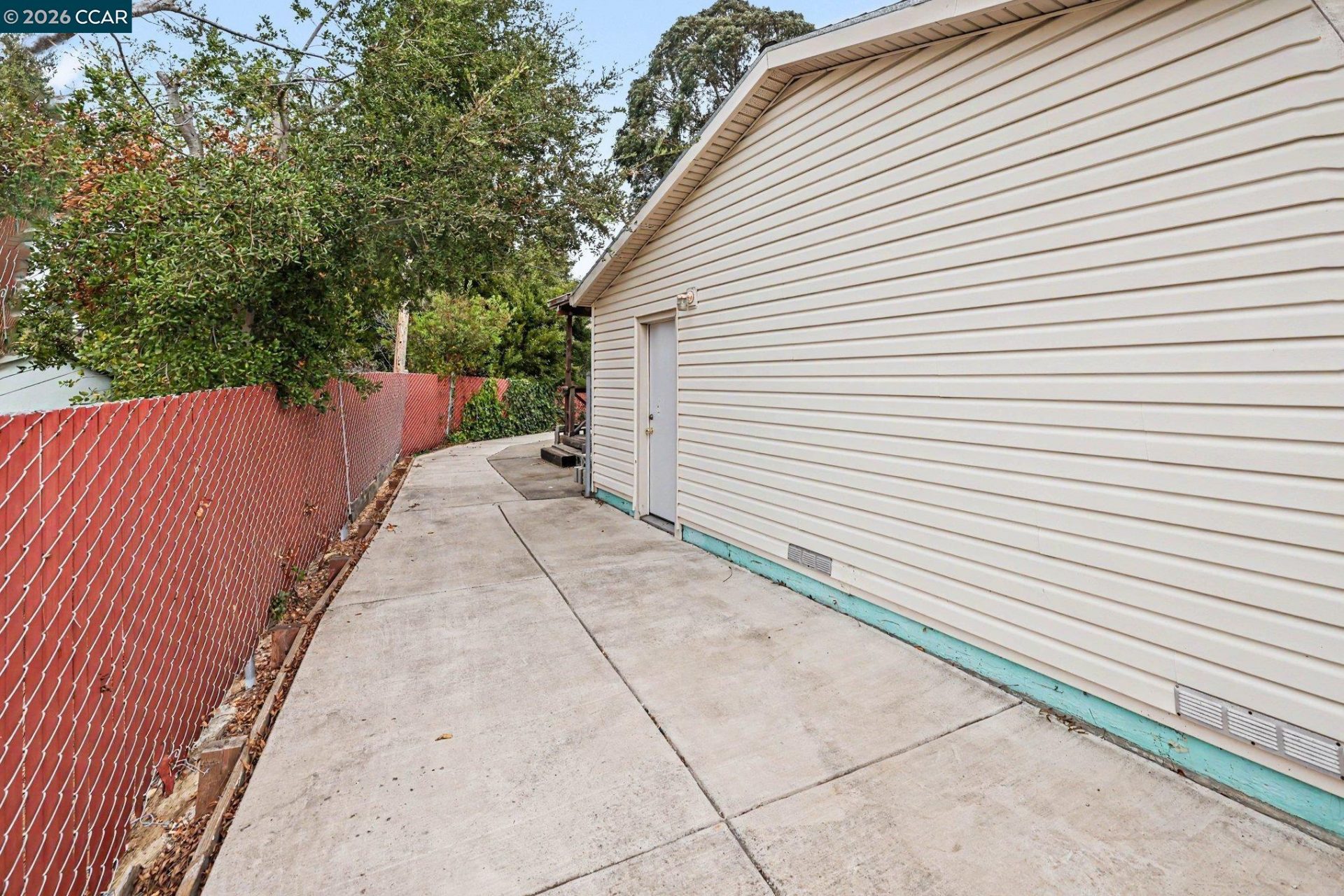 Property photo 33