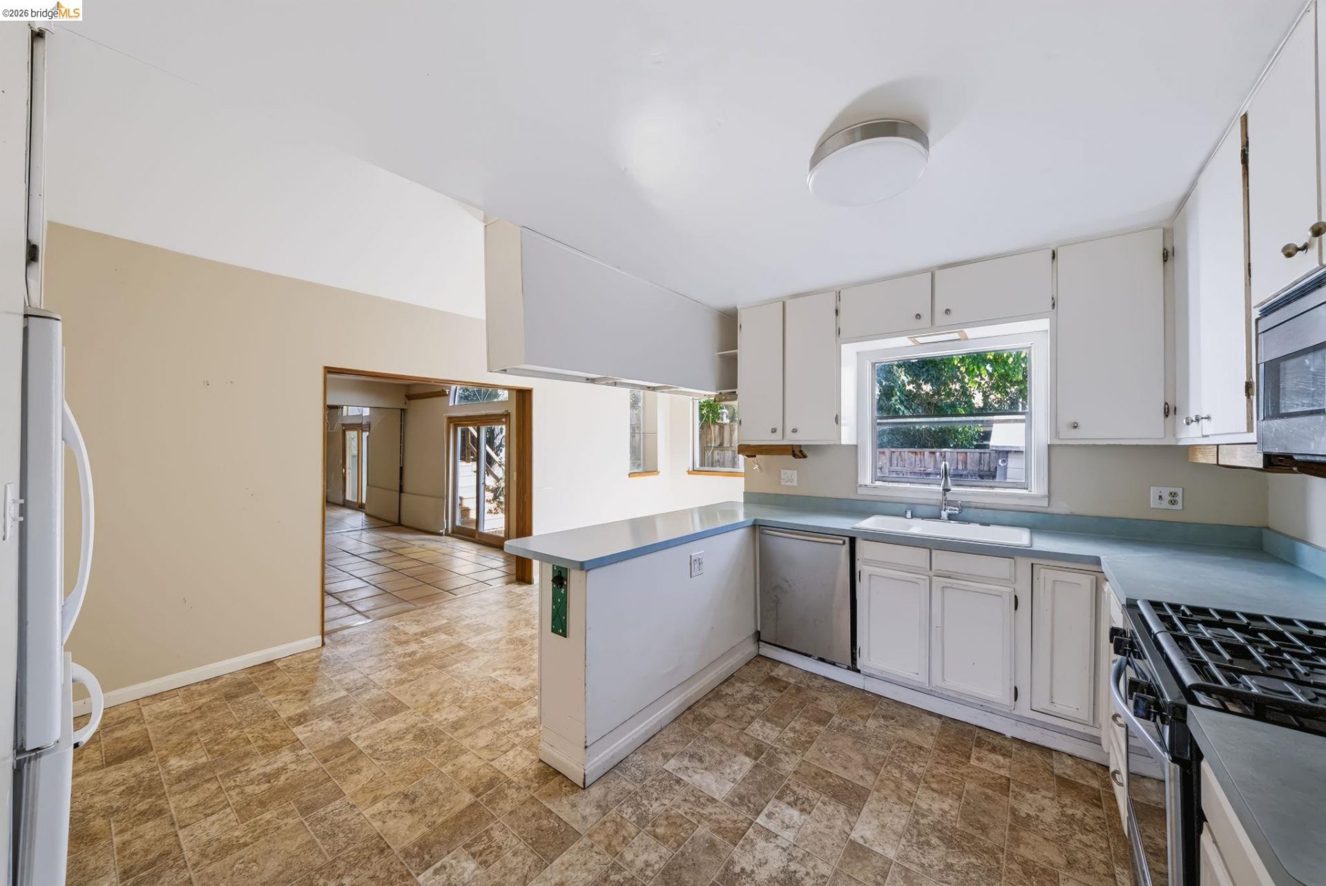 Property photo 28