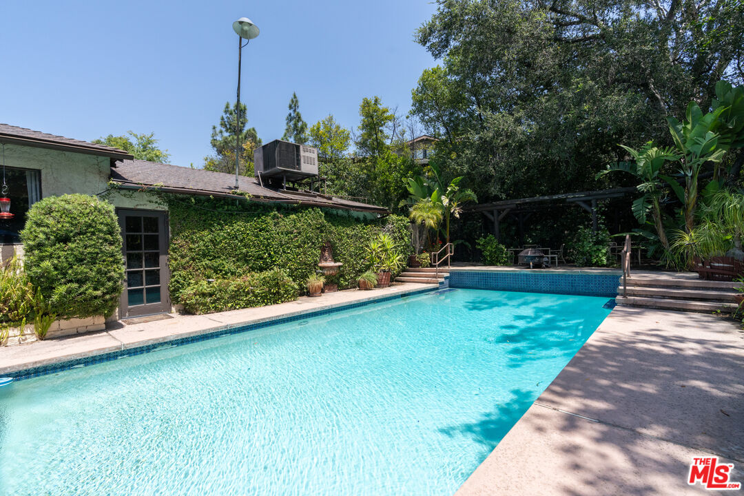 Property photo 32