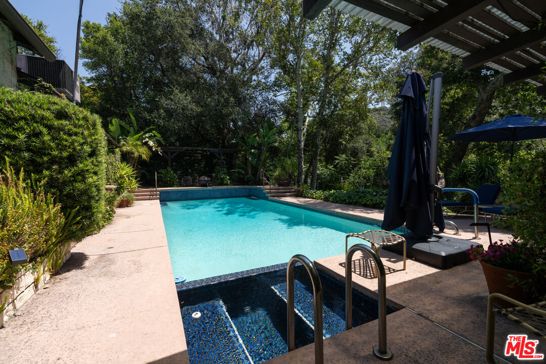Property photo 33