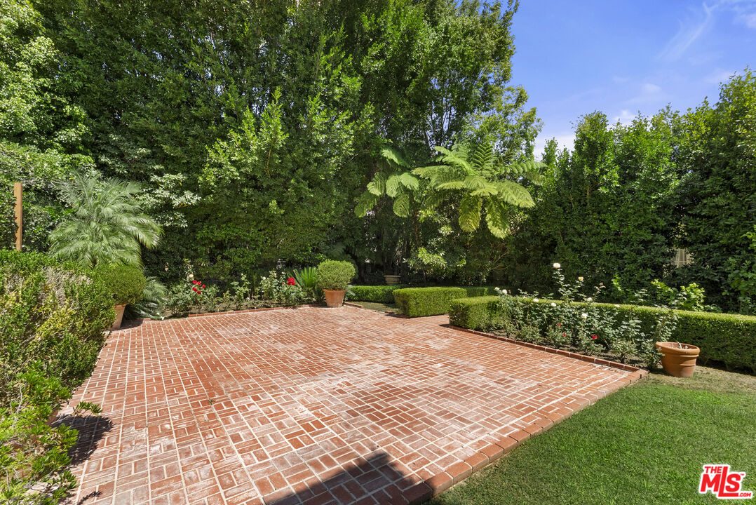 Property photo 32