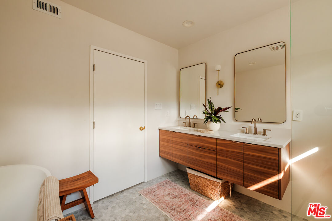 Property photo 50