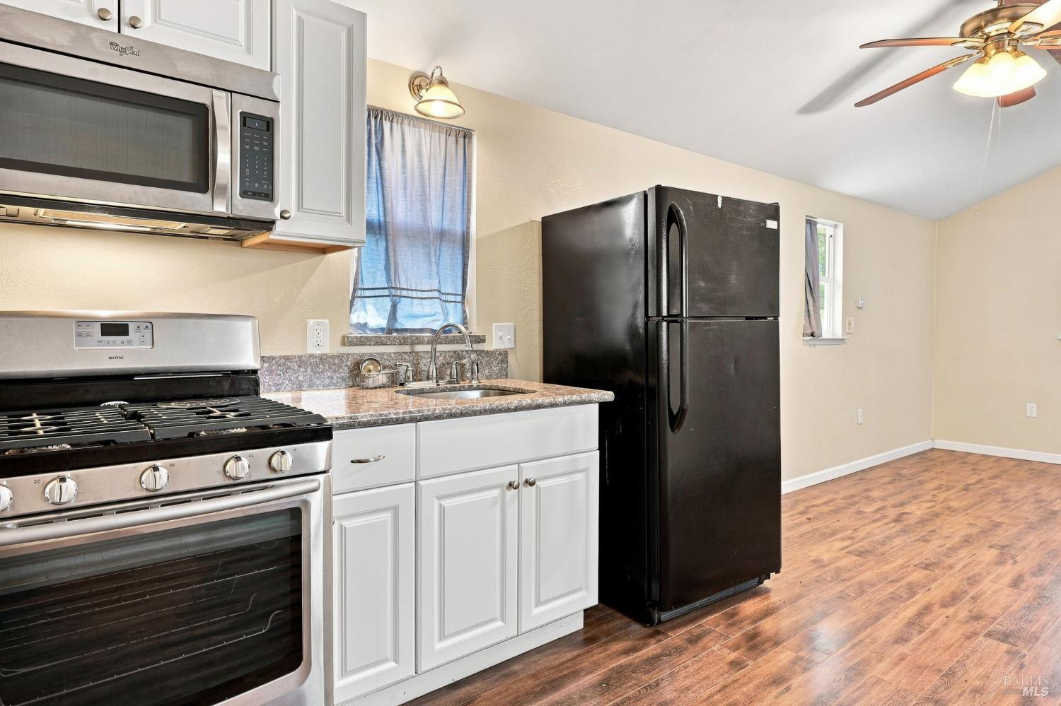 Property photo 33