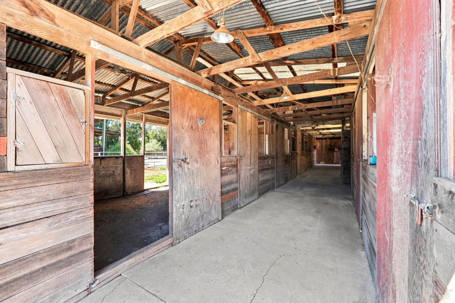 Property photo 43