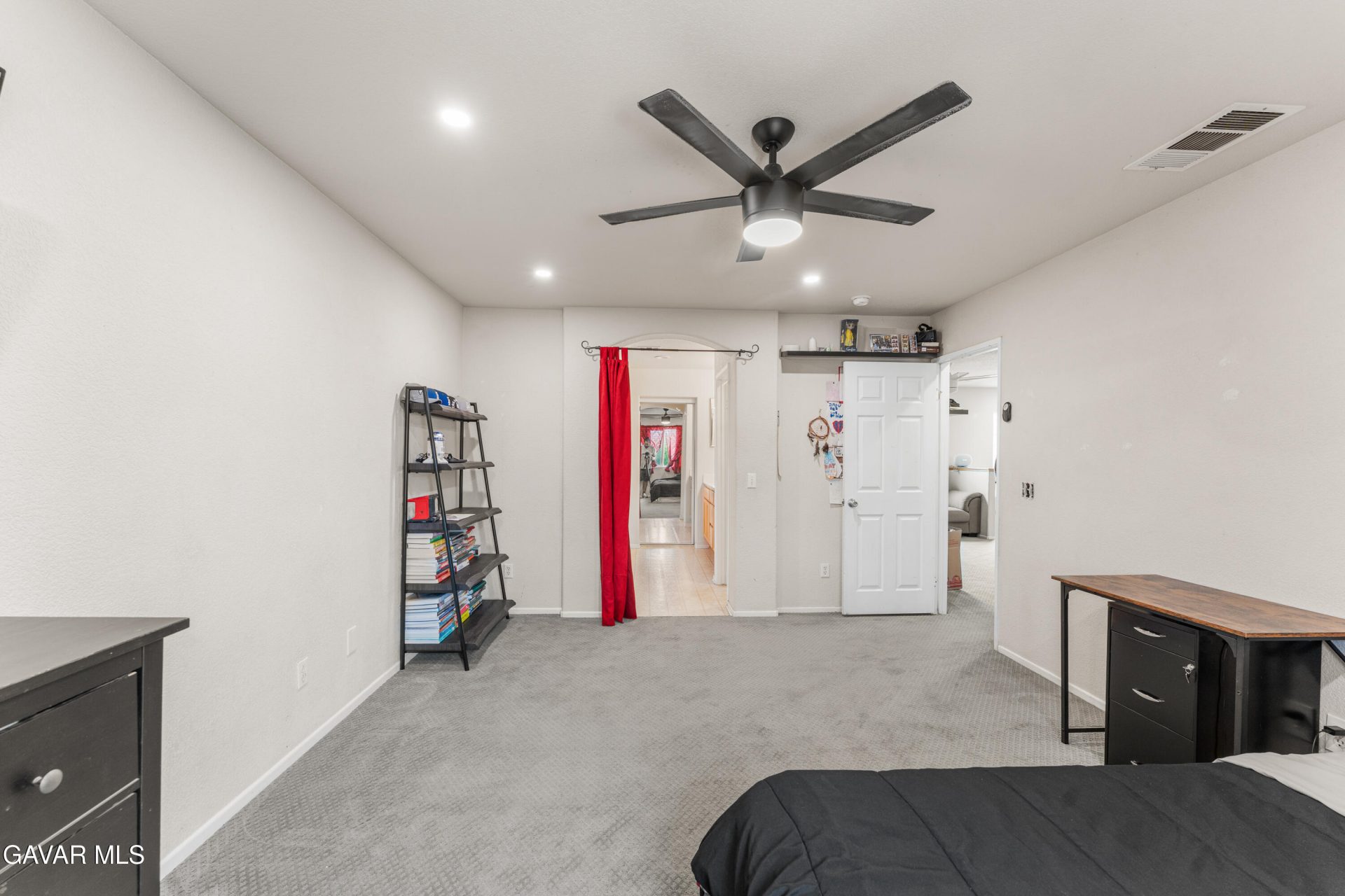 Property photo 37