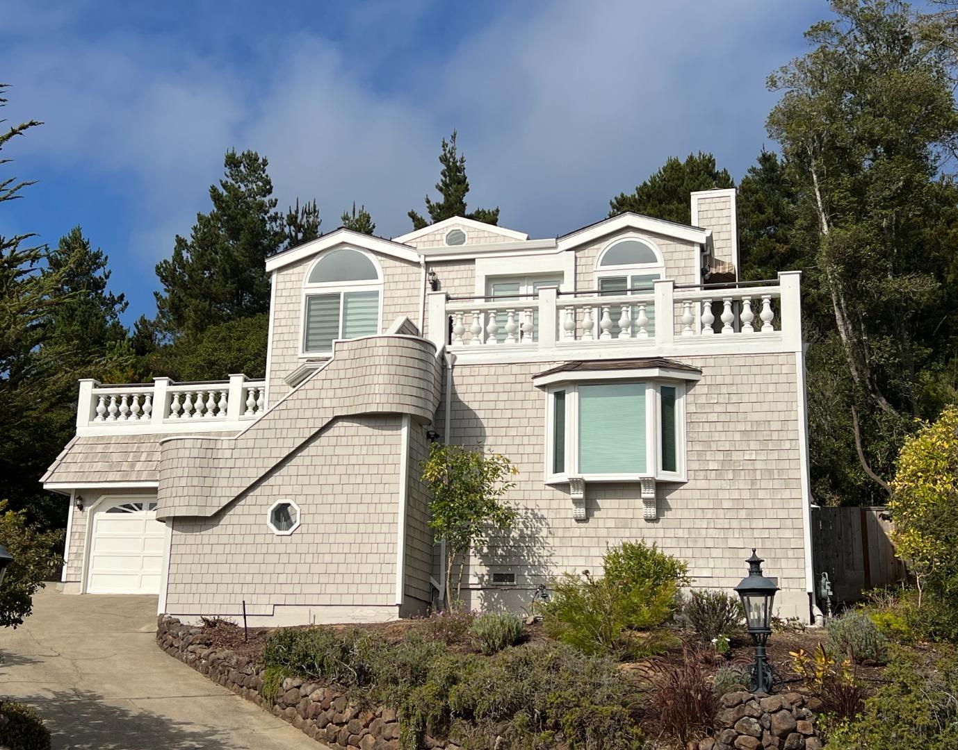 255 Thunderbird Dr