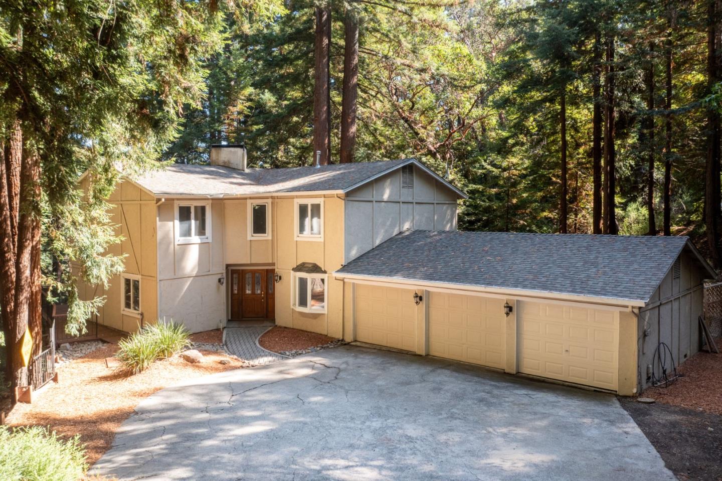 23489 Hutchinson Rd