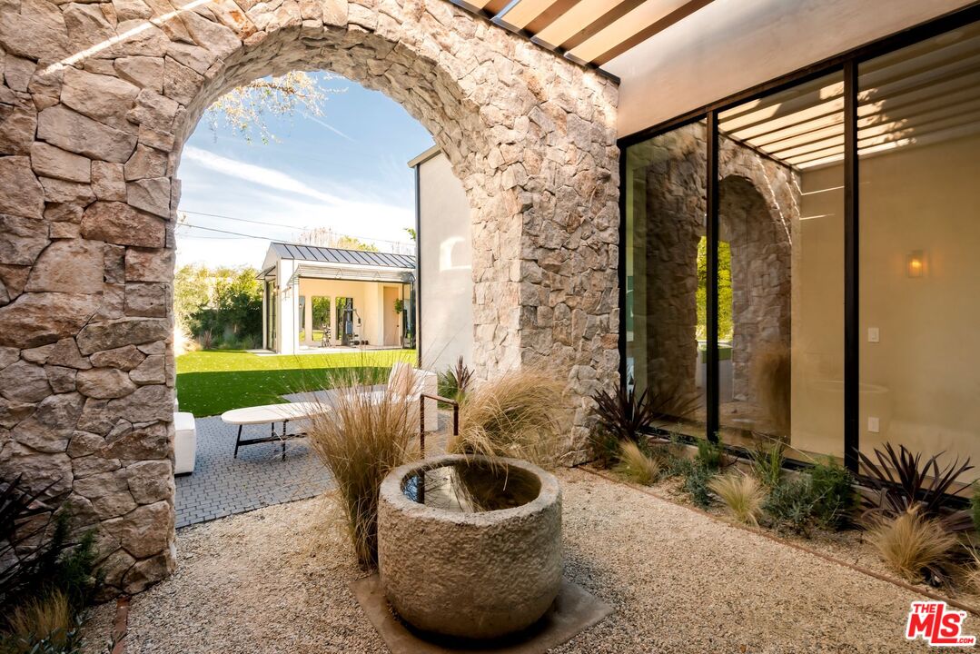 Property photo 38