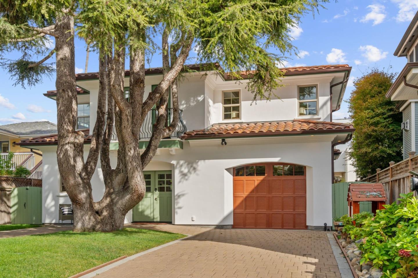 608 Laguna St
