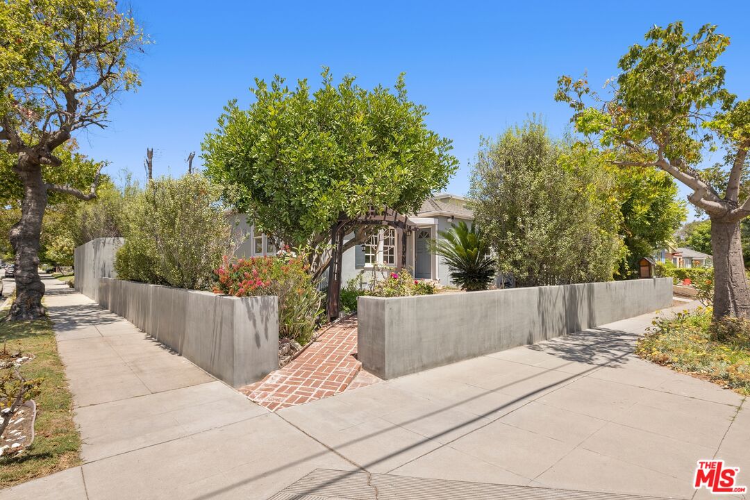 Property photo 33