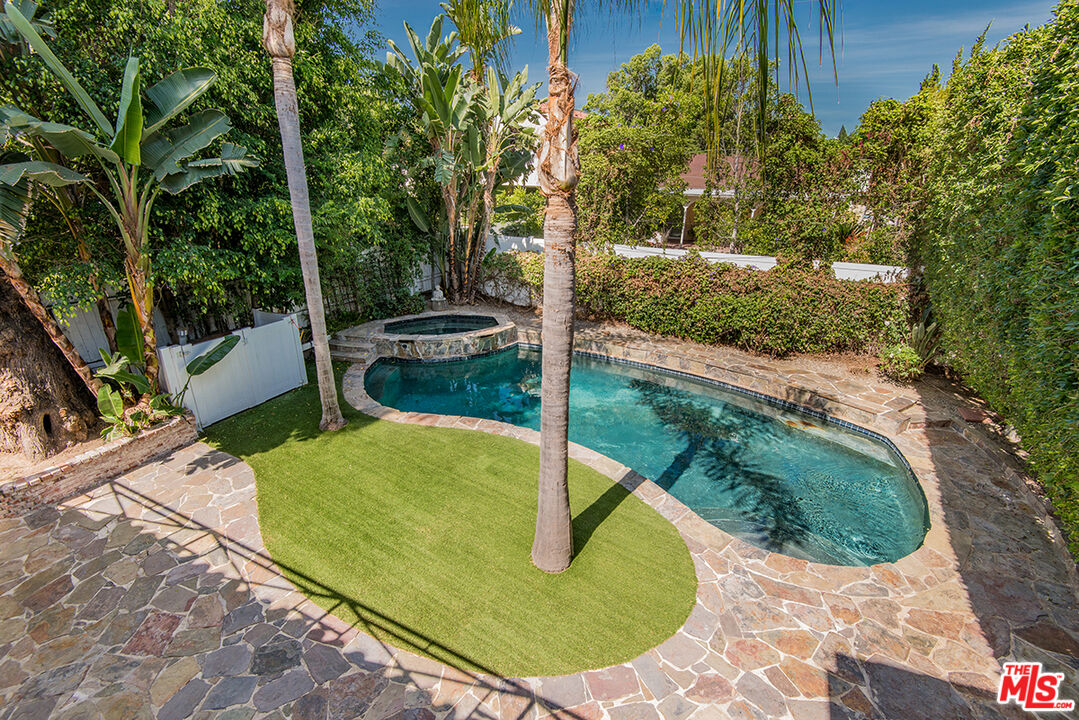 Property photo 33
