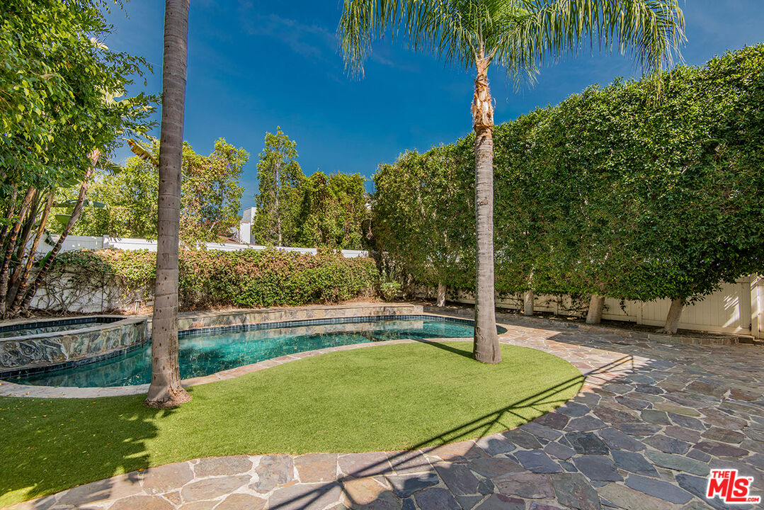 Property photo 35