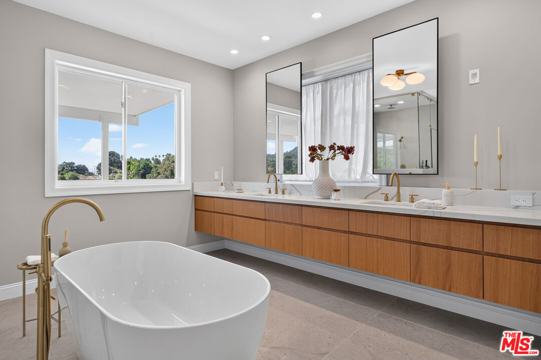 Property photo 50